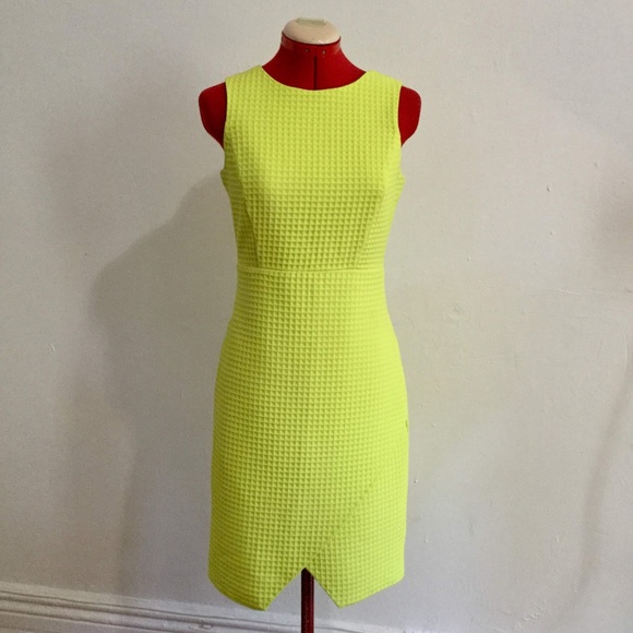✨ HP ✨ Textured Neon Dress - Picture 2 of 6